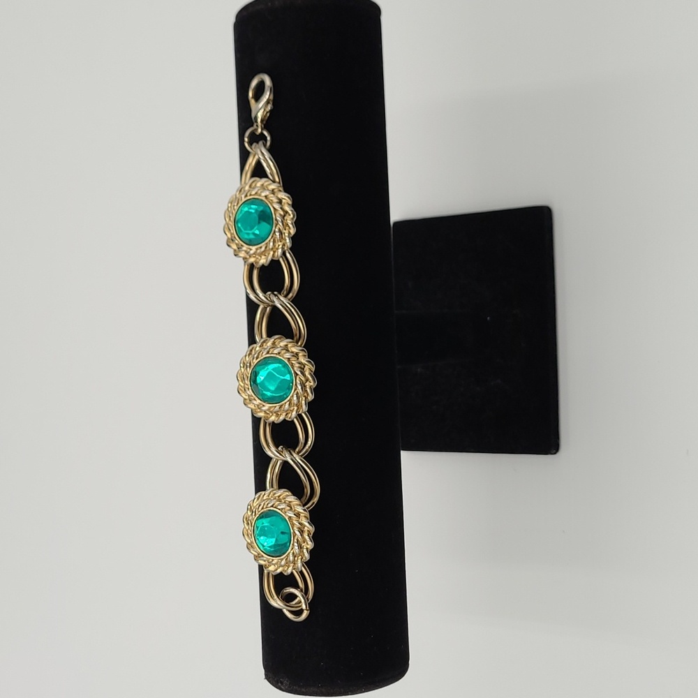 Emerald/Gold Tone‎ Bracelet